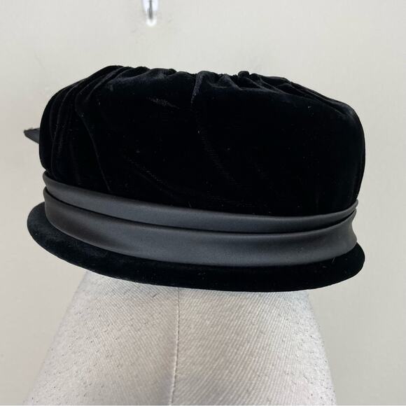 Vintage Black Velvet Martha Gene Pillbox Hat main image 7